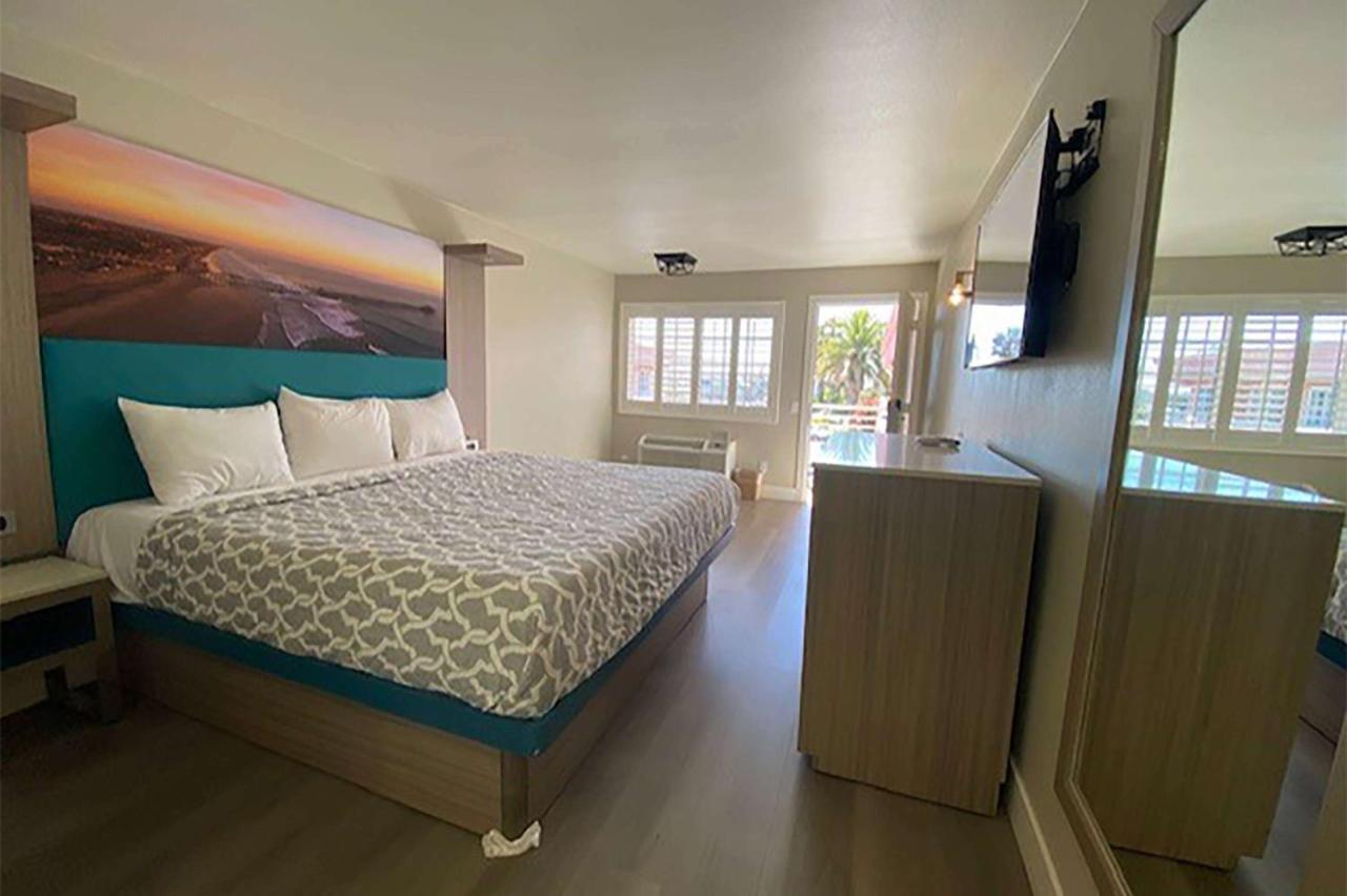 Super 8 By Wyndham Oceanside Downtown Hotel ภายนอก รูปภาพ