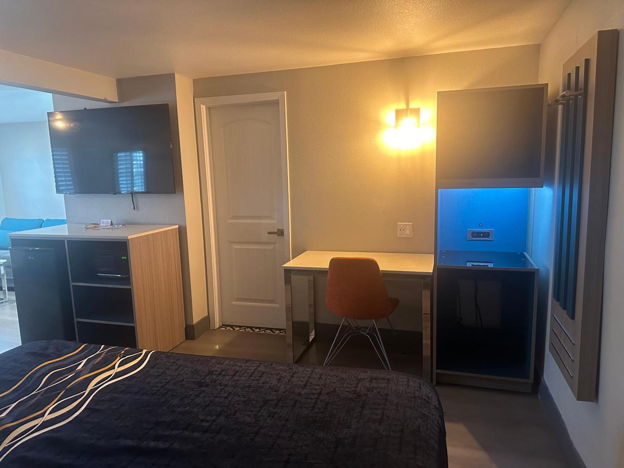 Super 8 By Wyndham Oceanside Downtown Hotel ภายนอก รูปภาพ