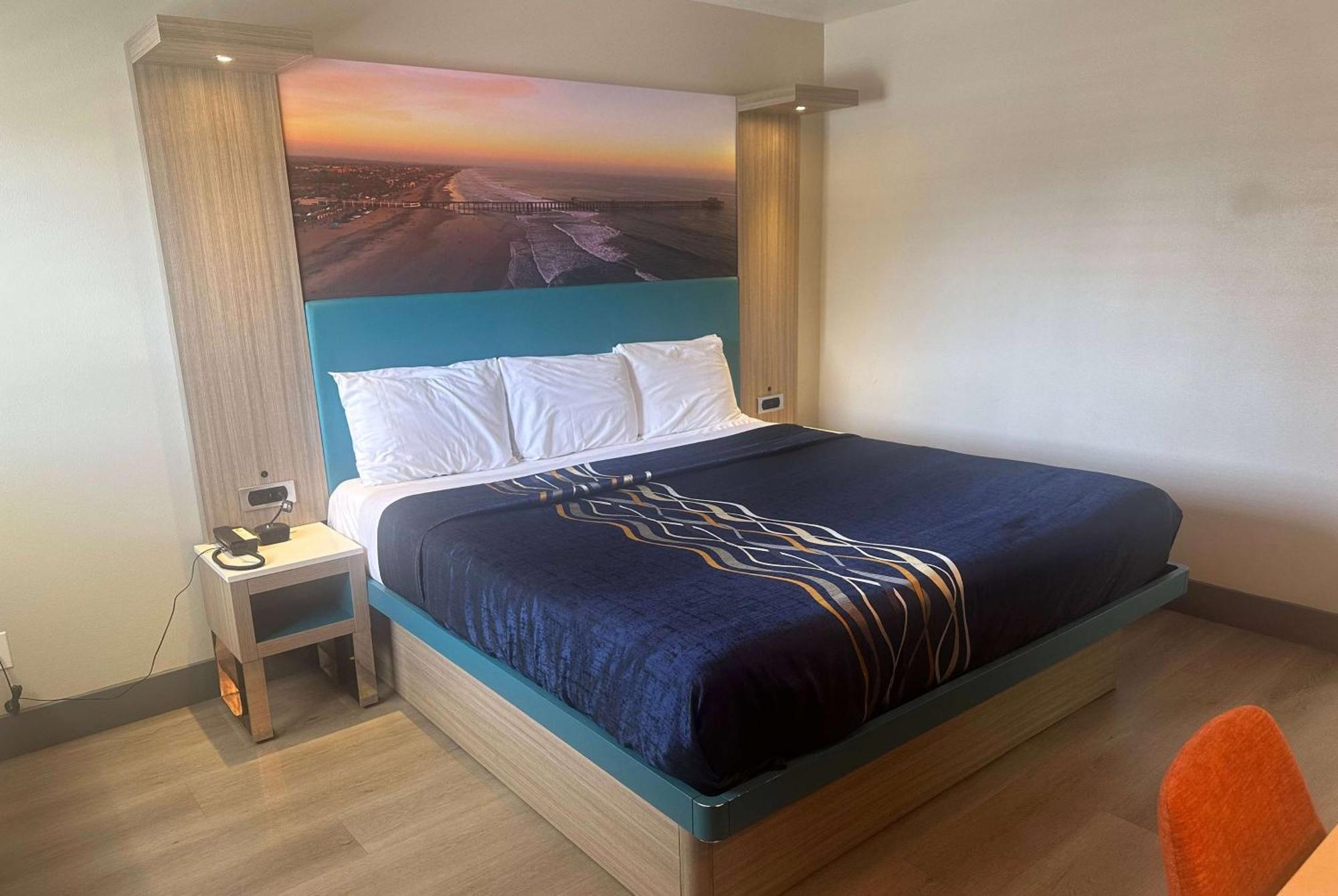 Super 8 By Wyndham Oceanside Downtown Hotel ภายนอก รูปภาพ